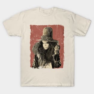 erykah erykah badu vintage look (29) T-Shirt